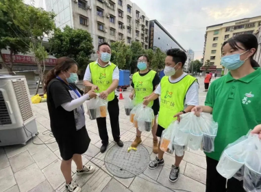 奮戰(zhàn)“疫”線 “工”艱克難——綿陽(yáng)工會(huì)系統(tǒng)志愿服務(wù)與文化經(jīng)紀(jì)人助力疫情防控紀(jì)實(shí)